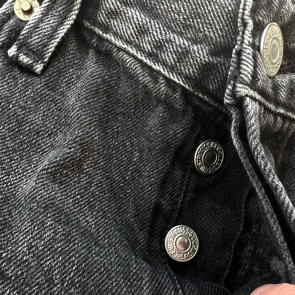 Levi's 501 Short Trashed Black denim cutoff distressed jean shorts 25 - Picture 5 of 9